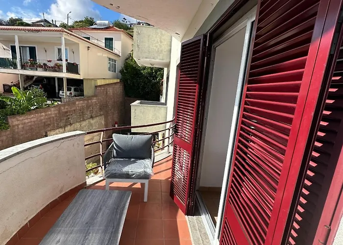 Com Banheiro Privativo- 2 Santa Cruz (Madeira)