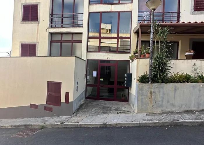 Com Banheiro Privativo- 2 Santa Cruz (Madeira)