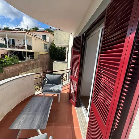 Com Banheiro Privativo- 2 Santa Cruz (Madeira)