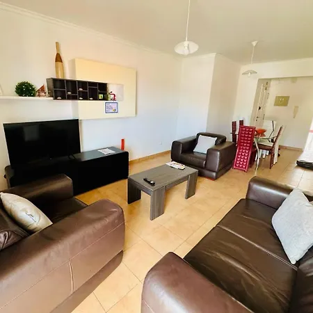 Com Banheiro Privativo- 2 *